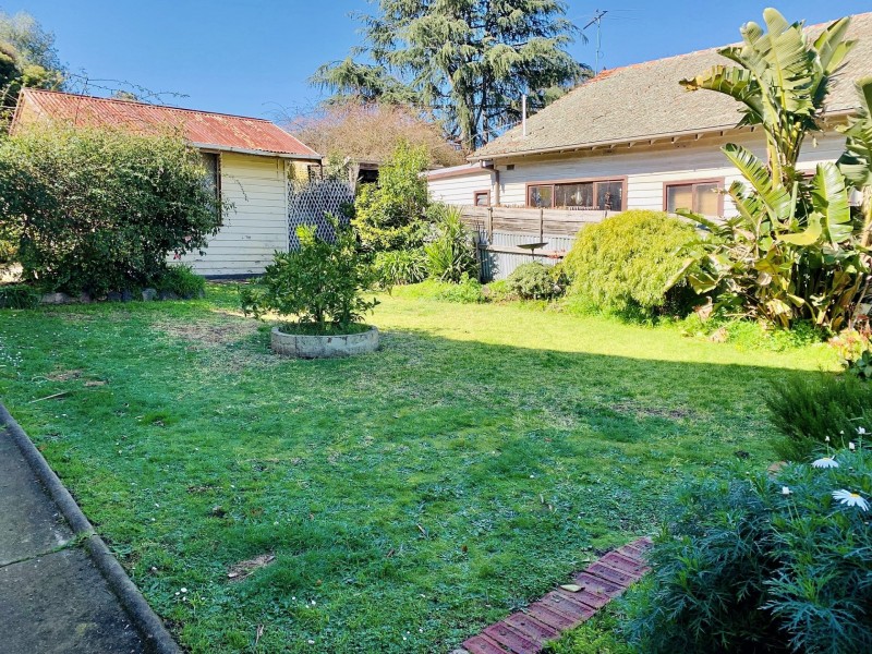 1102 Main Rd, Eltham VIC 3095