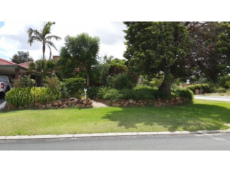 1 ESSINGTON St, Huntingdale WA 6110