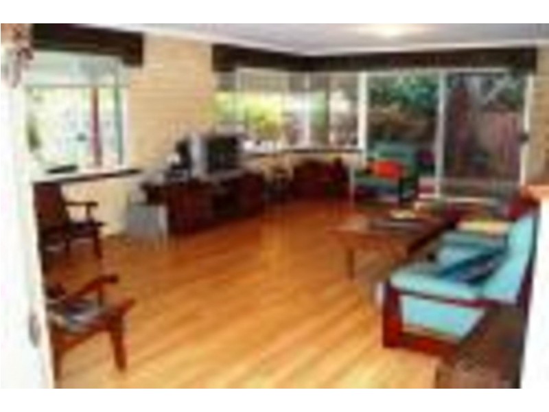 1 ESSINGTON St, Huntingdale WA 6110