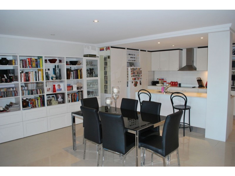 18/138 Mounts Bay Rd, Perth WA 6000