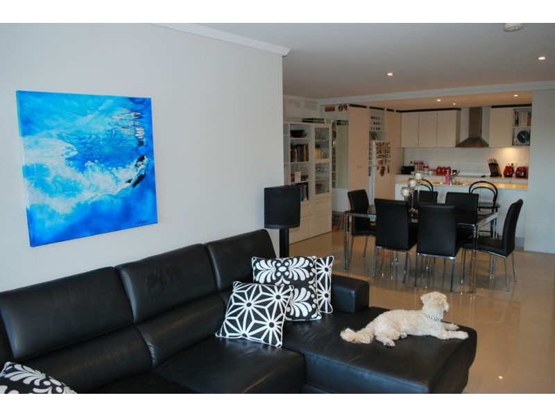 18/138 Mounts Bay Rd, Perth WA 6000