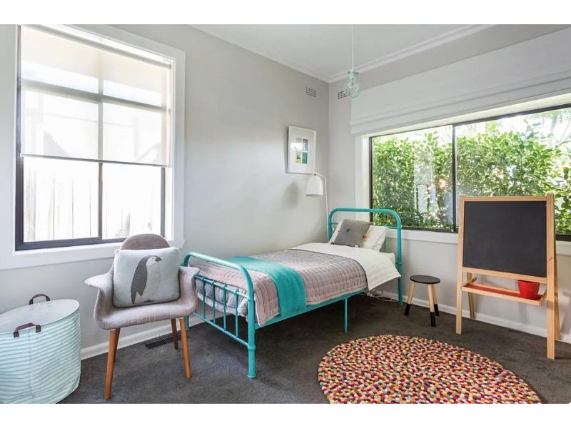 8 Swyer St, Hampton VIC 3188