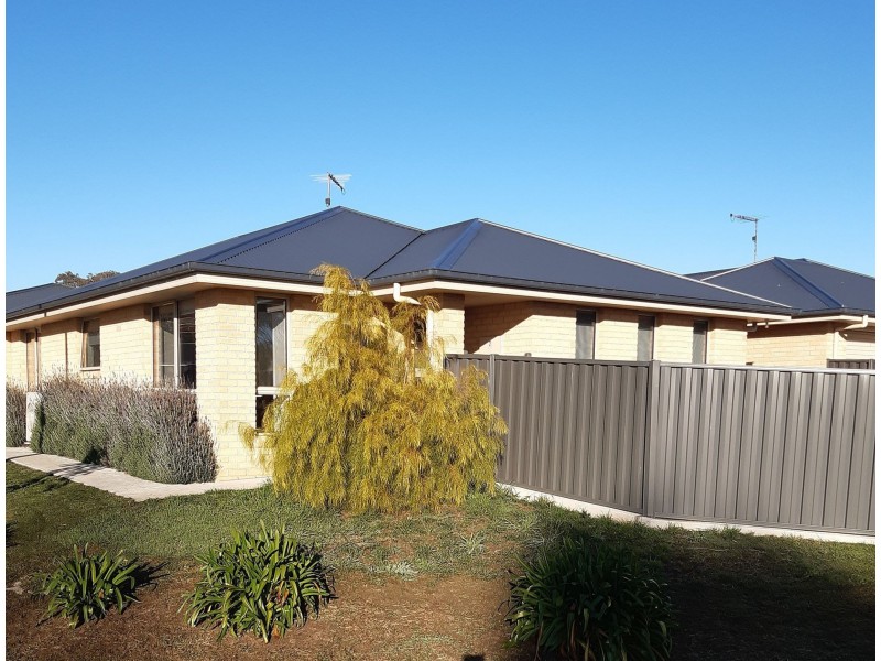2/30 Dana Dr, Devonport TAS 7310