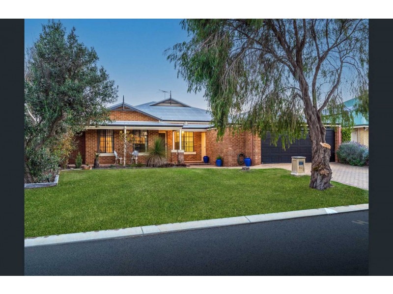 62 Morfontaine Pde, Port Kennedy WA 6172