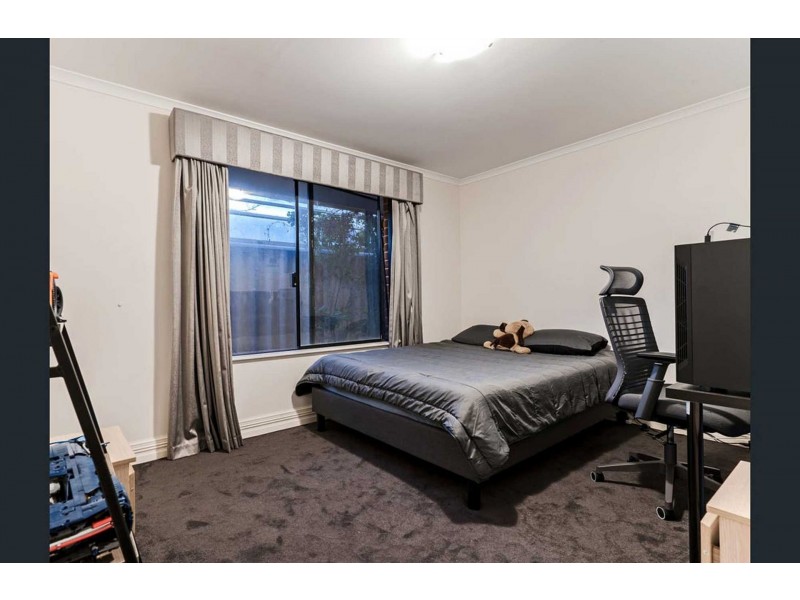 62 Morfontaine Pde, Port Kennedy WA 6172