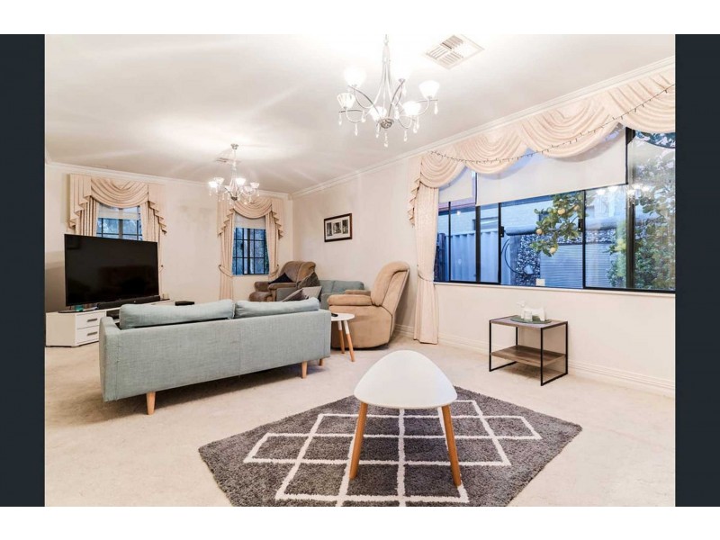 62 Morfontaine Pde, Port Kennedy WA 6172