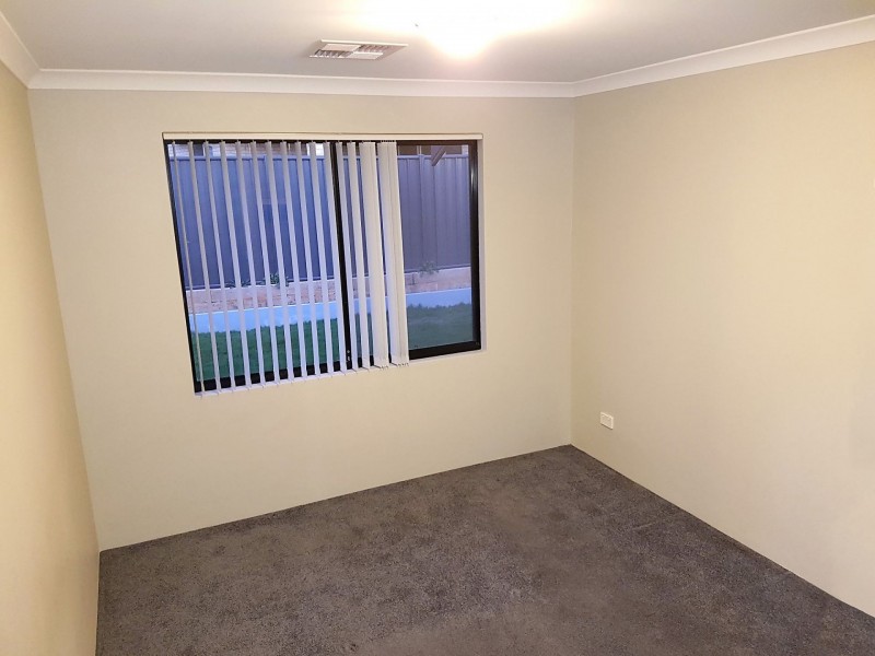 100 Rossiter Ave, Piara Waters WA 6112