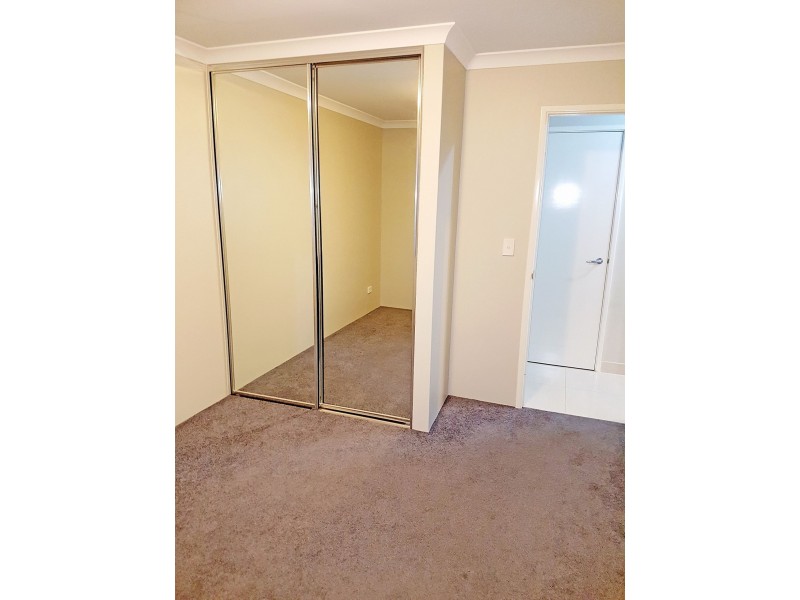 100 Rossiter Ave, Piara Waters WA 6112