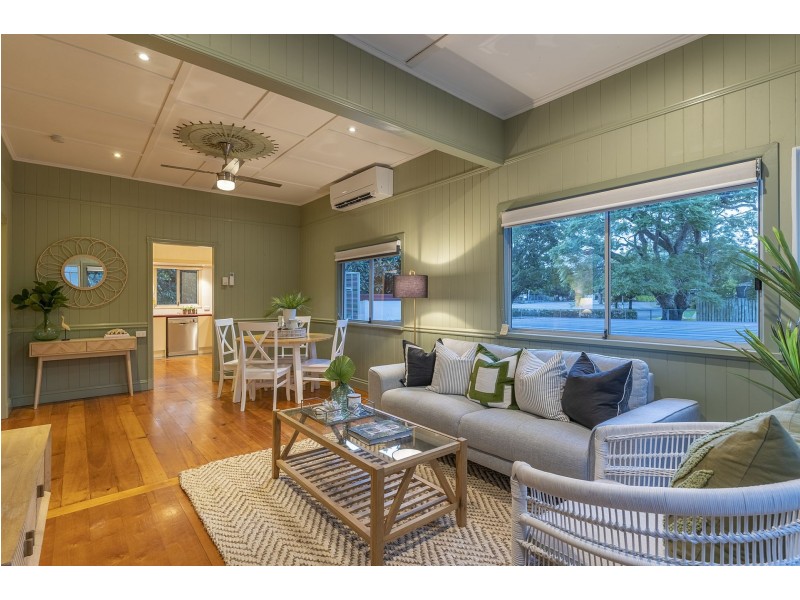 72 Blackwood St, Mitchelton QLD 4053