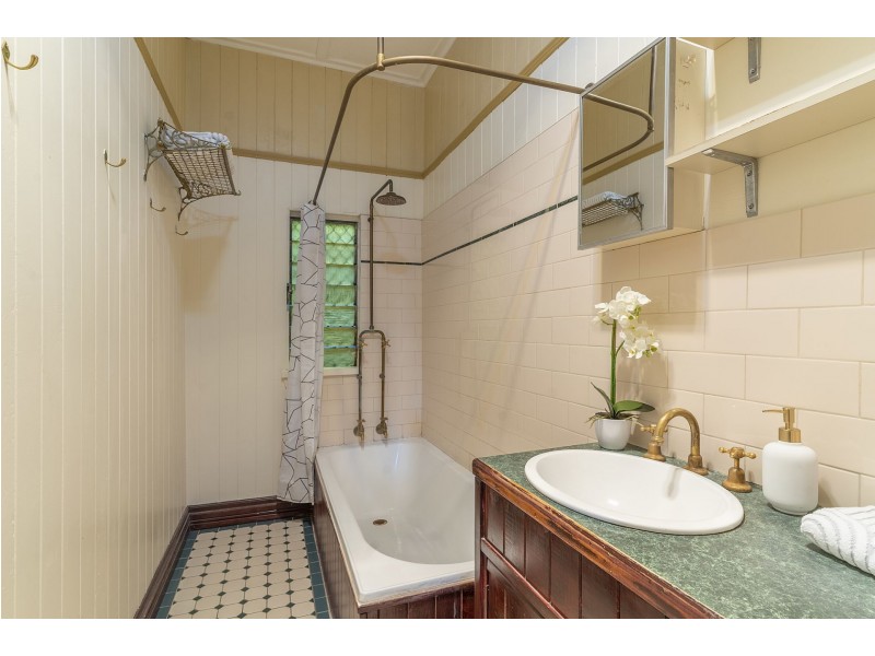 72 Blackwood St, Mitchelton QLD 4053