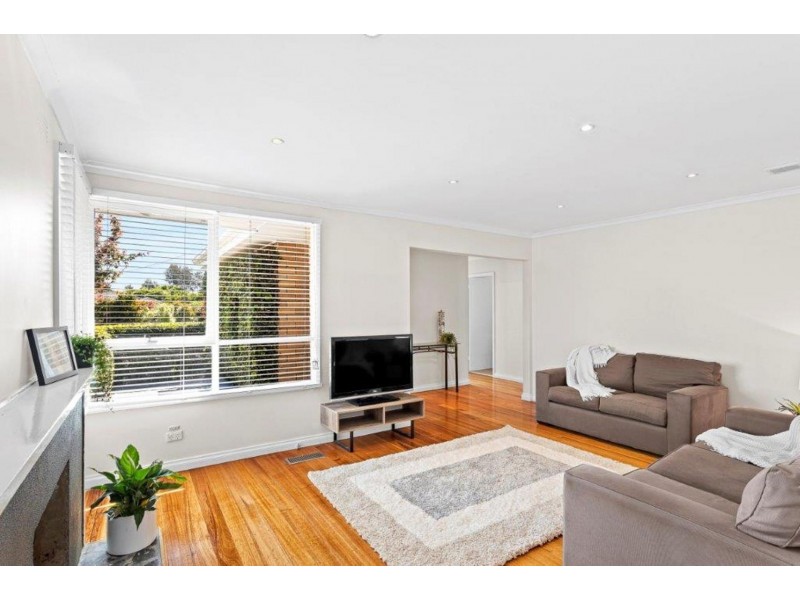 12 Mcmahons Rd, Ferntree Gully VIC 3156