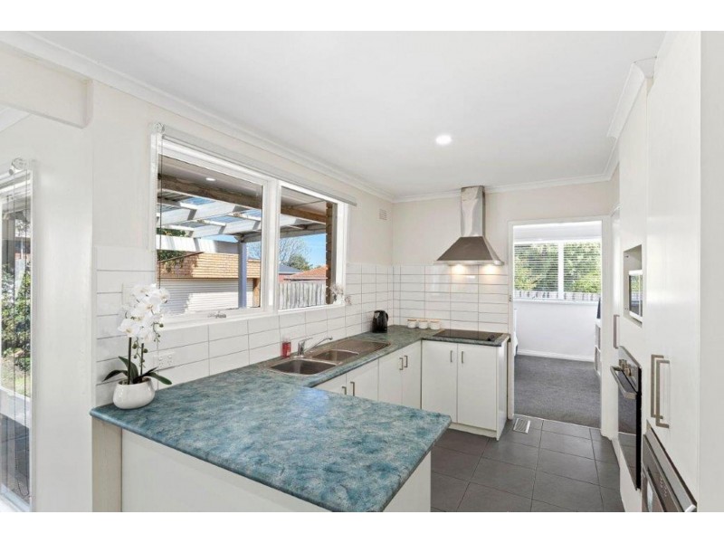 12 Mcmahons Rd, Ferntree Gully VIC 3156