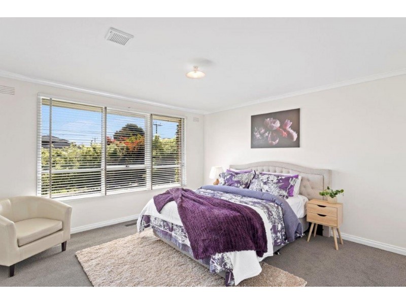 12 Mcmahons Rd, Ferntree Gully VIC 3156