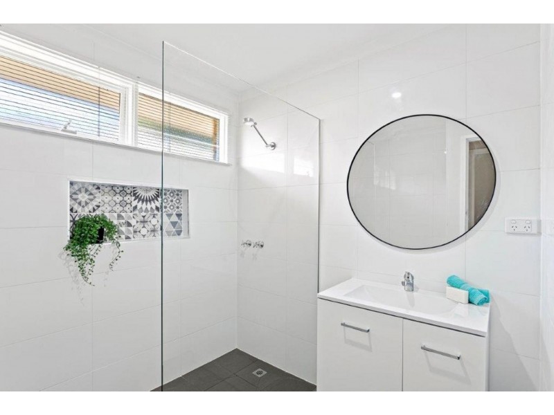 12 Mcmahons Rd, Ferntree Gully VIC 3156