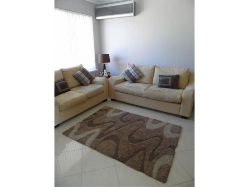 33 Toulon Cir, Mindarie WA 6030