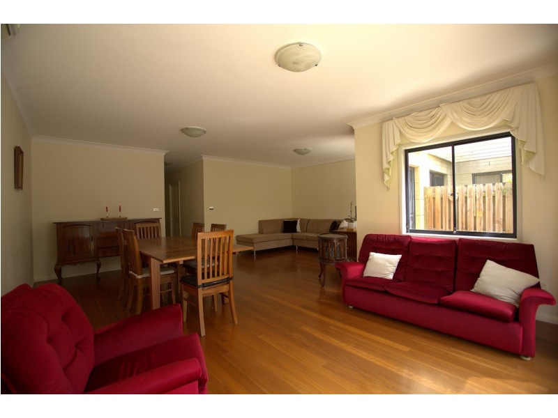 7 Charlton Dr, Liberty Grove NSW 2138