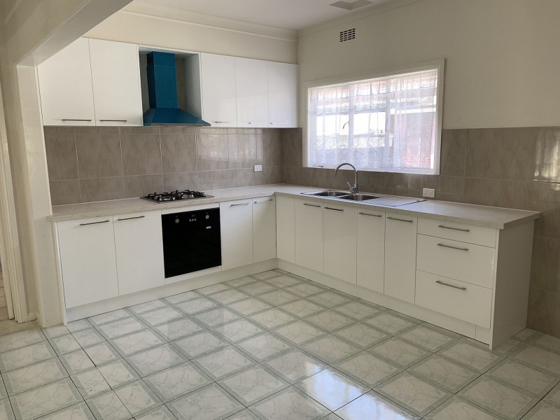 27 Oxford St, West Footscray VIC 3012