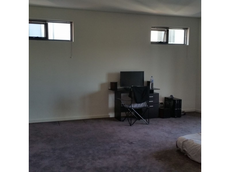 92/16 Midgegooroo Ave, Cockburn Central WA 6164