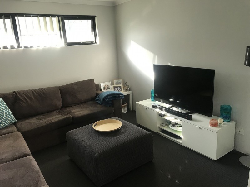284 Peelwood Pde, Halls Head WA 6210