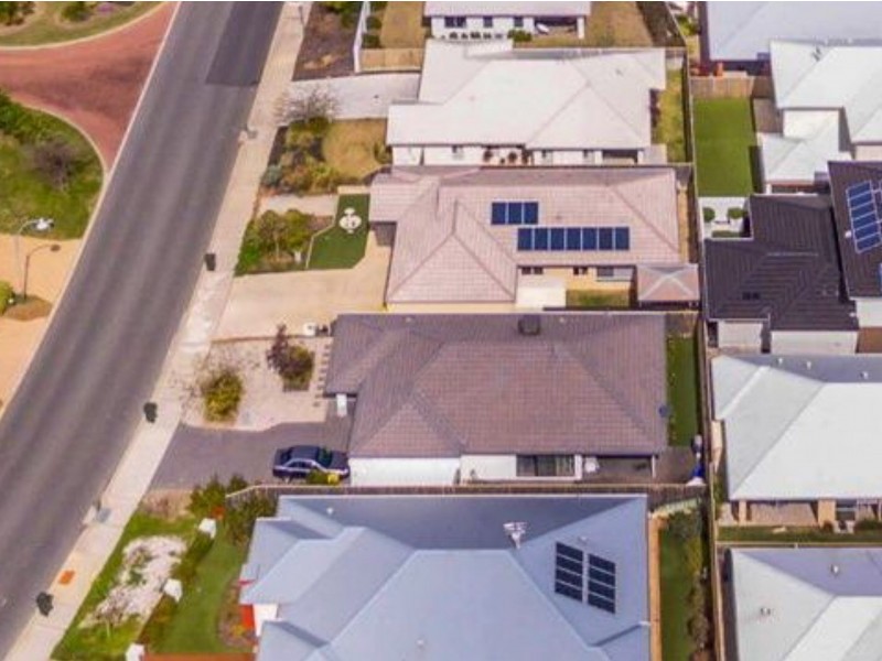 284 Peelwood Pde, Halls Head WA 6210