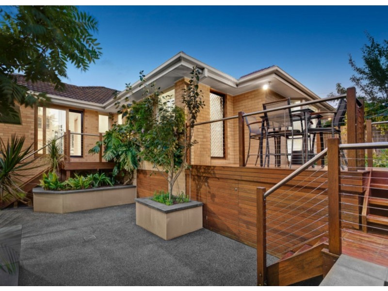 8 Rochdale Dr, Burwood East VIC 3151