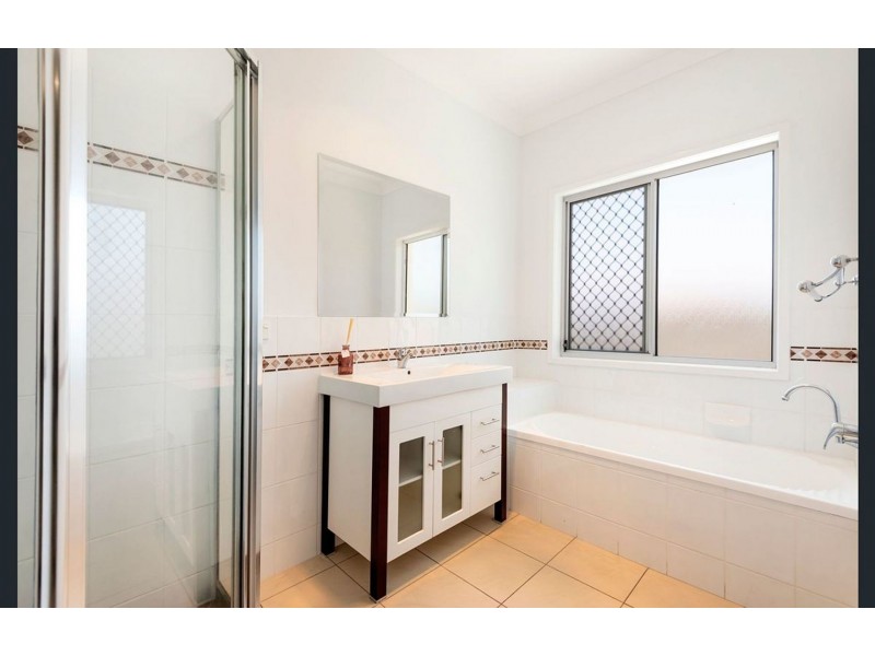 34 Nullarbor Cct, Forest Lake QLD 4078