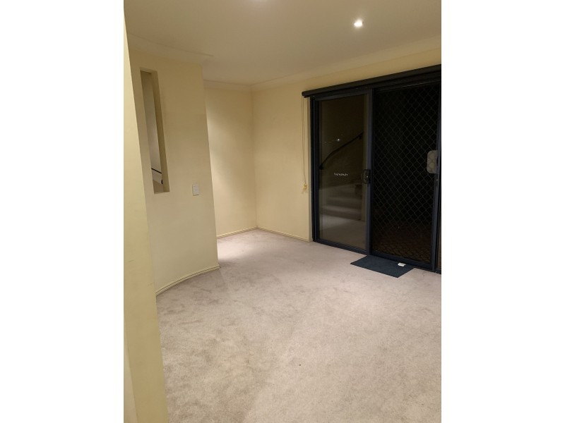 13/23 Peppertree Cct, Robina QLD 4226