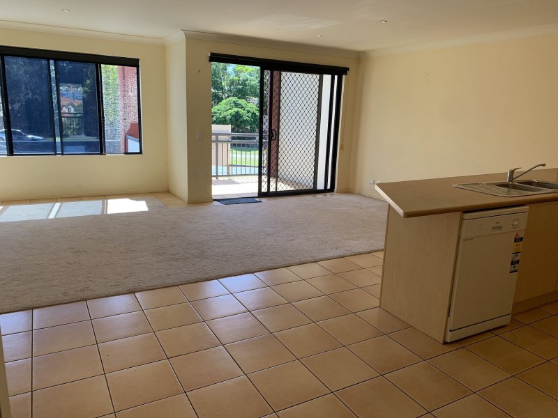 13/23 Peppertree Cct, Robina QLD 4226