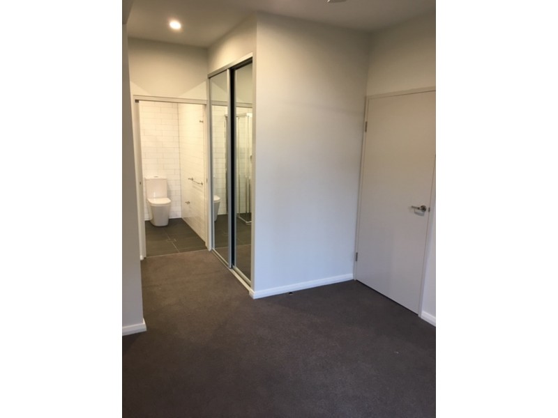 11 Centenary Rd, Merrylands NSW 2160