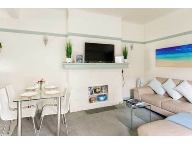 17/18-20 The Esplanade, St Kilda VIC 3182
