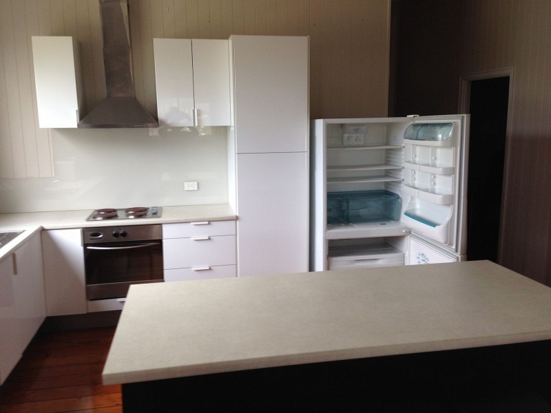 2/124 Windsor Rd, Red Hill QLD 4059