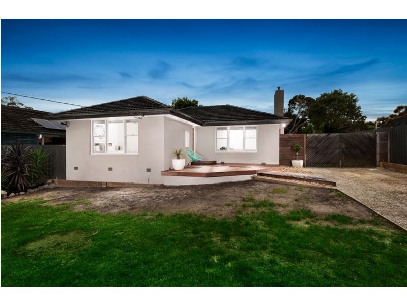 8 Leyland Rd, Ferntree Gully VIC 3156
