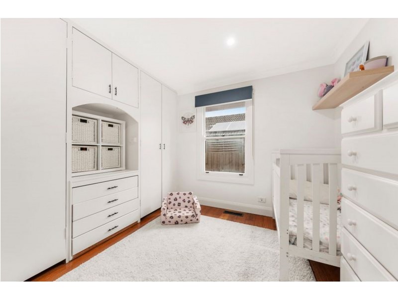 8 Leyland Rd, Ferntree Gully VIC 3156