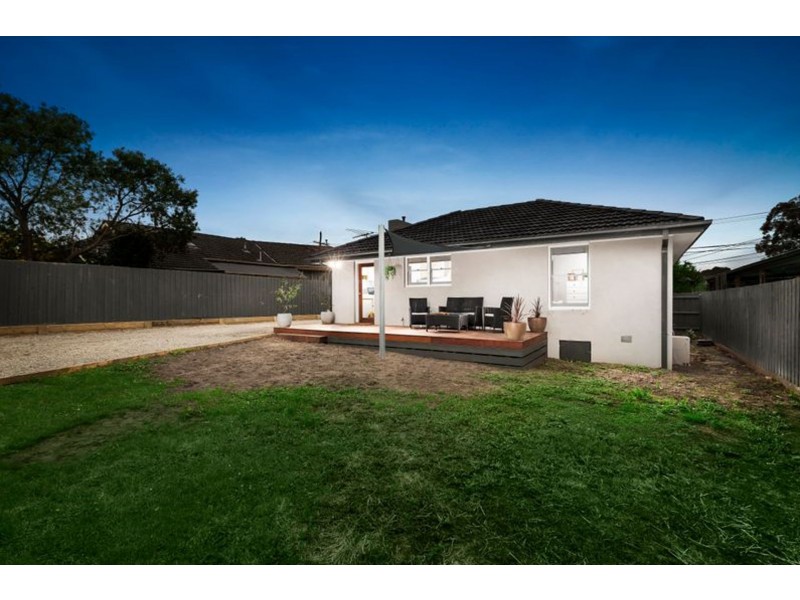 8 Leyland Rd, Ferntree Gully VIC 3156