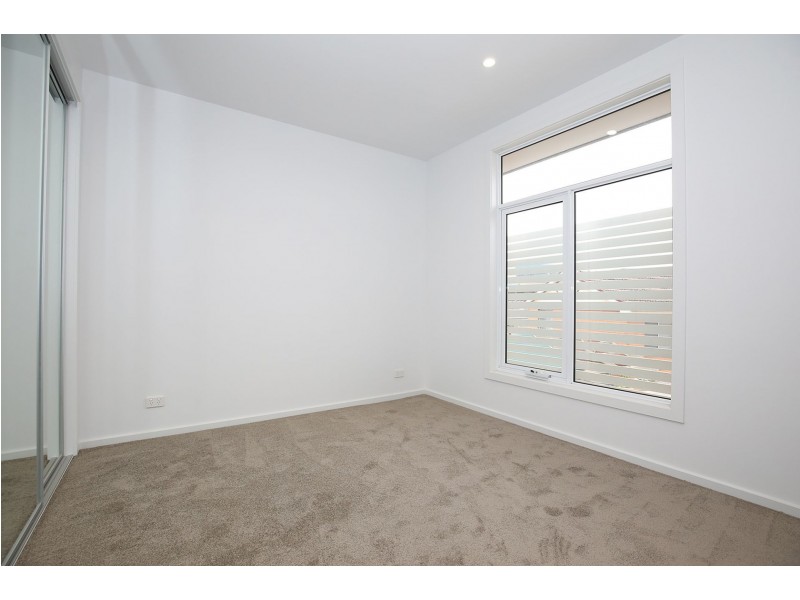 4/1-3 Hilltop Cres, Burwood East VIC 3151