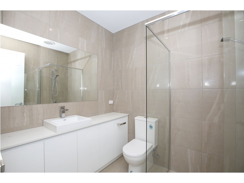 4/1-3 Hilltop Cres, Burwood East VIC 3151