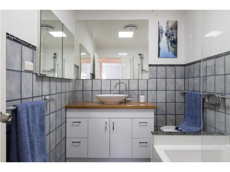 Paradise Point QLD 4216