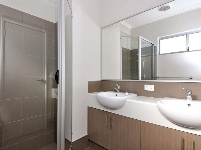 10C Lilacdale Rd, Innaloo WA 6018