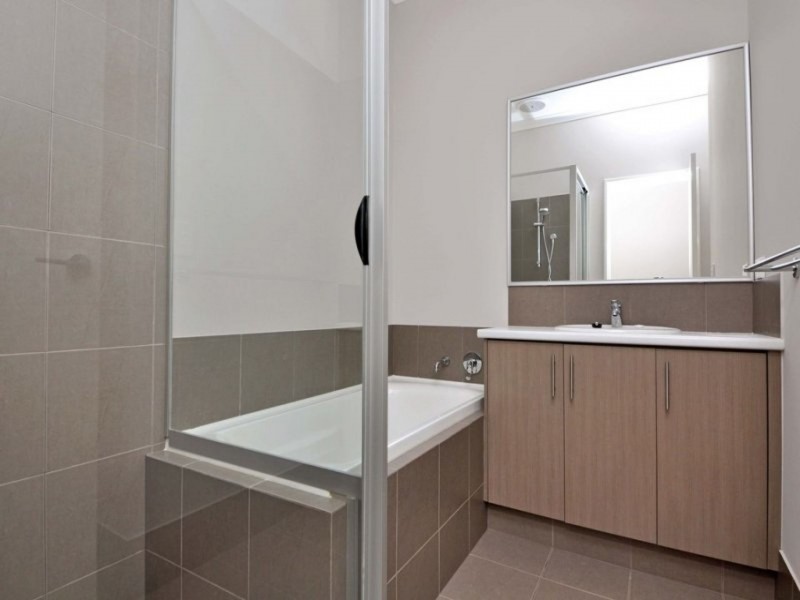 10C Lilacdale Rd, Innaloo WA 6018