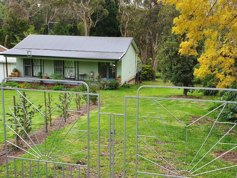 150 Clarence Rd, Blackheath NSW 2785