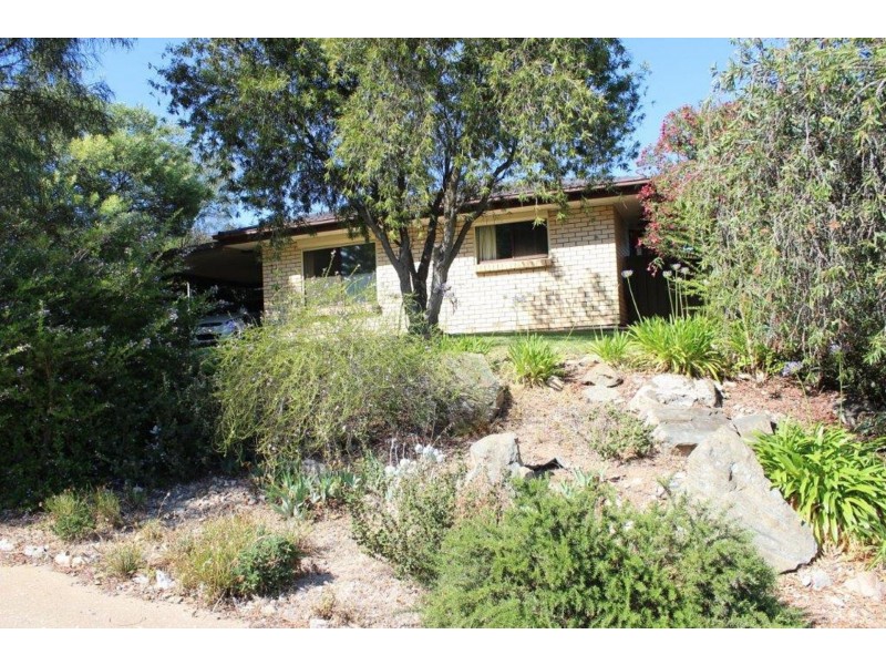 7 Zeevalk Ave, Hallett Cove SA 5158