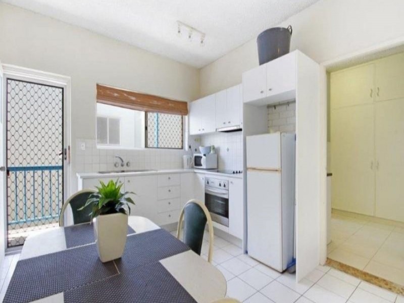 4/19 Boolarong Cres, Alexandra Headland QLD 4572