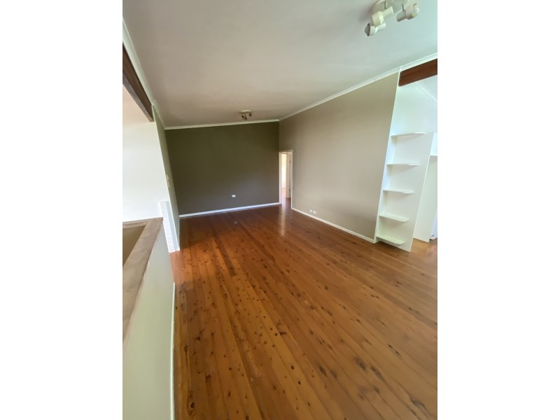 9 Sibyl St, Southport QLD 4215