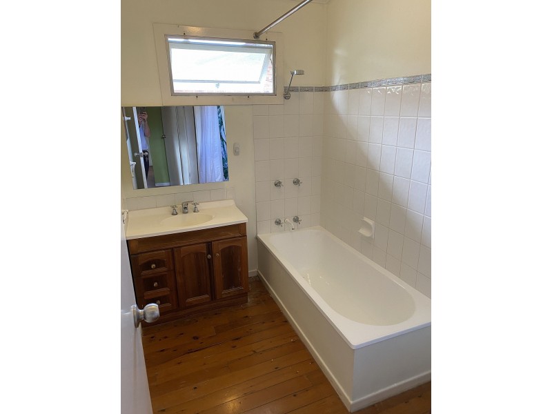 9 Sibyl St, Southport QLD 4215