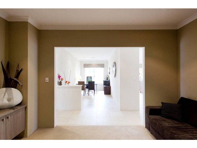 6 Isla Pl, Piara Waters WA 6112