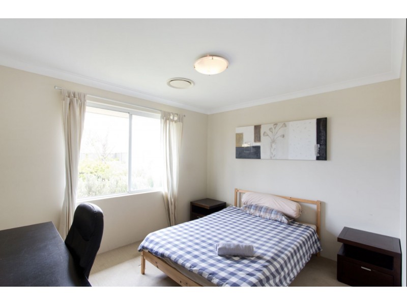 6 Isla Pl, Piara Waters WA 6112