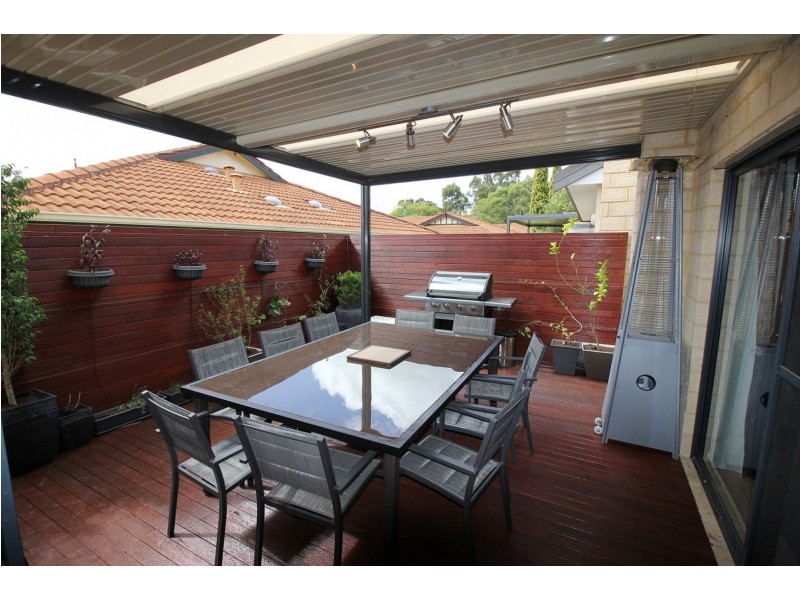 2/105 Gladstone Rd, Rivervale WA 6103