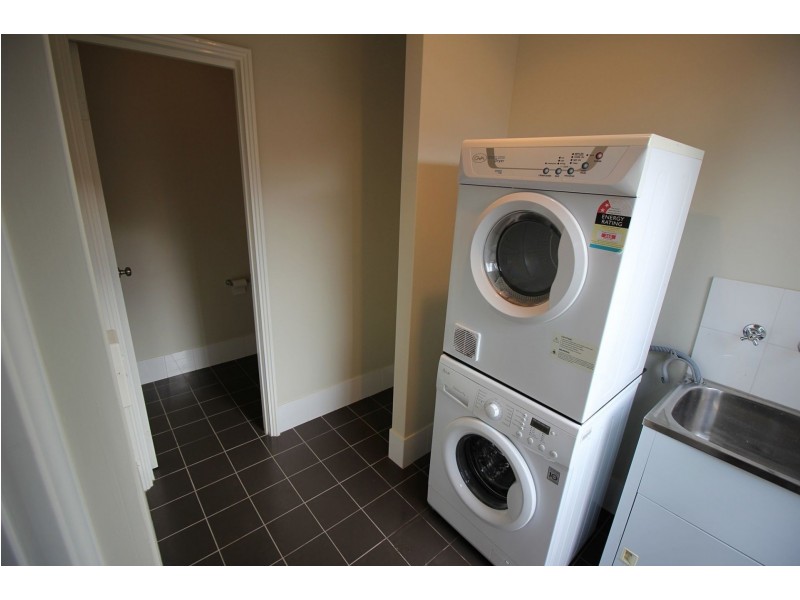 2/105 Gladstone Rd, Rivervale WA 6103