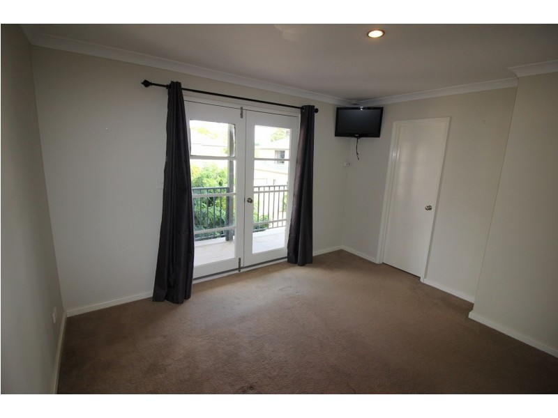 2/105 Gladstone Rd, Rivervale WA 6103