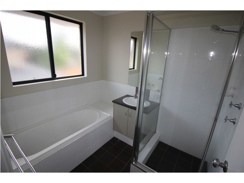 2/105 Gladstone Rd, Rivervale WA 6103